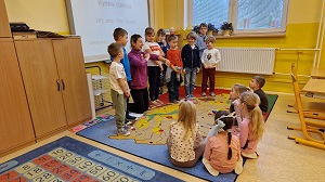 Lekcja czytelnicza udziałem przedszkolaków.